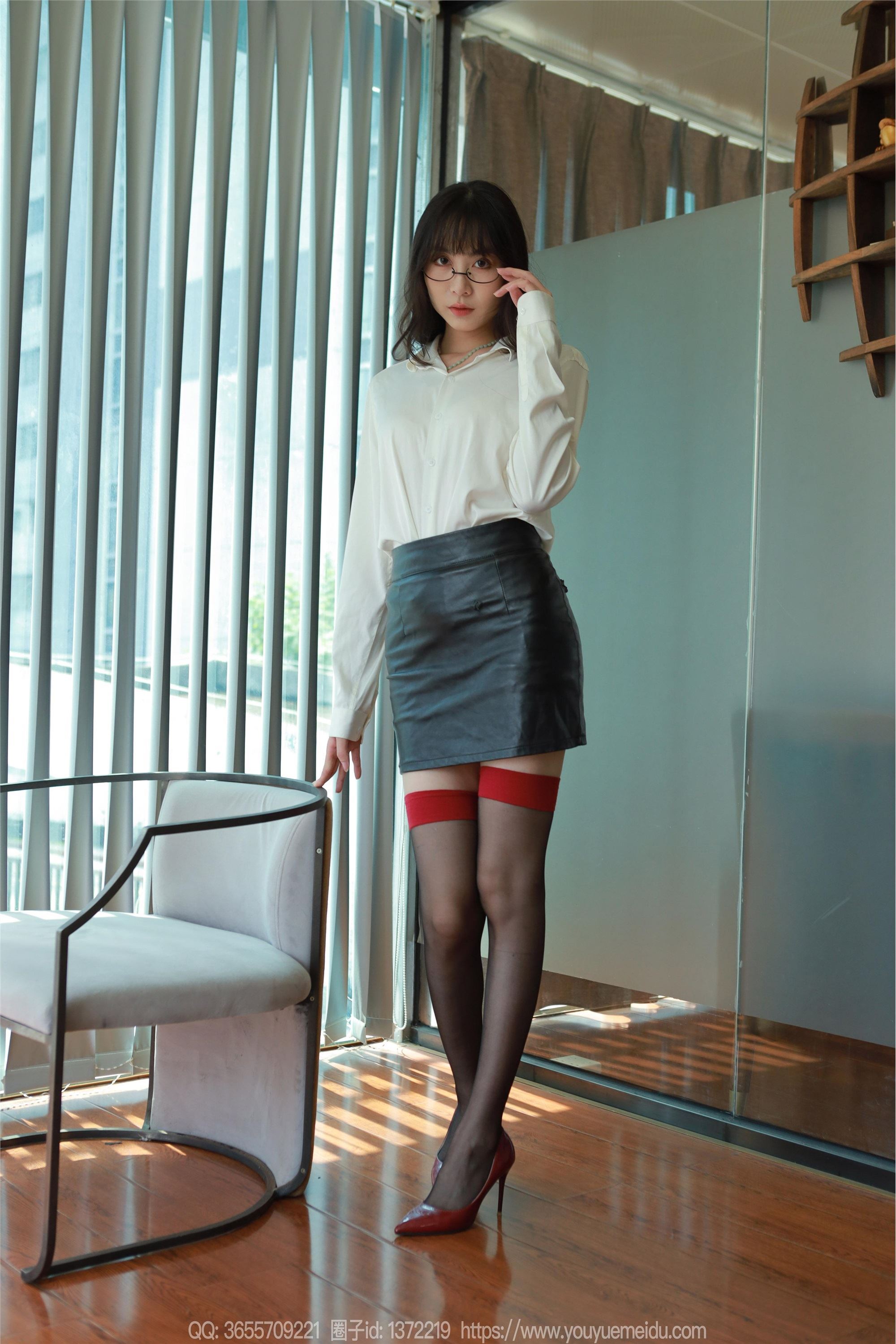 IESS异思趣向  2024.10.04 丝享家 1863 团团《双红长腿》